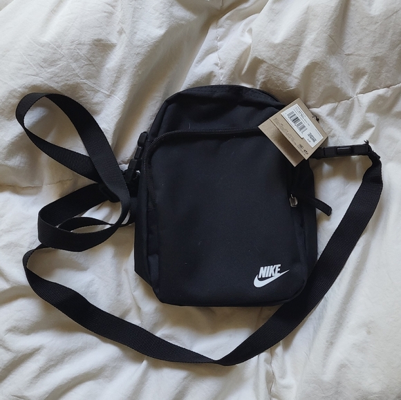 Nike Handbags - NWT NIKE Black Crossbody Purse